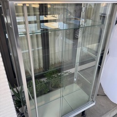 コレクションに！ガラスショーケース/飾り棚（キャスター付き）の画像