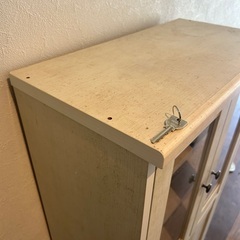 【美品】食器棚の画像