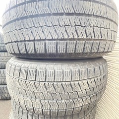 215/60/17 冬タイヤ VRX2 ちょいバリ溝だと思う の画像