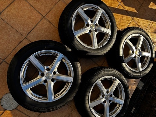 スタッドレスタイヤ　アルミホイルセット　 
クラウン220用