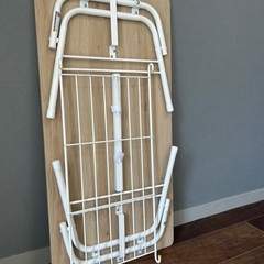 折りたたみテーブルの画像