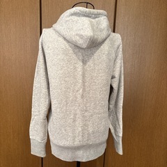 レディースフード付きパーカーサイズMややタイトの画像