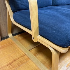 リビングでもダイニングでも使えるソファチェア    デニム調の画像