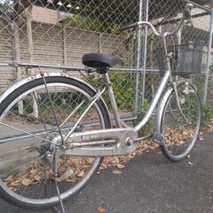 ブリジストン　２６インチのママチャリです。前後タイヤ新品交換済みです。の画像