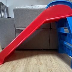 アメリカ　キッズ　滑り台の画像