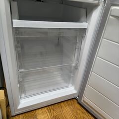 COMFEE' 冷蔵庫 173L 2ドア 右開き ホワイト RCB179WH(E) 冷凍室自動霜取りの画像