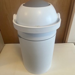 ピジョン　ステール　オムツ用ゴミ箱の画像