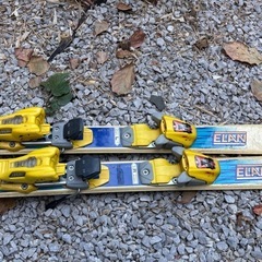 幼児向けスキーセットの画像