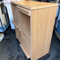 ディスプレイラック フラップシェルフ 収納棚 ディスプレイ ボード ナチュラルカラー 4マス W795 D450 H890 中古品 ④の画像