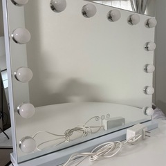 化粧鏡（電源アダプター付き）の画像
