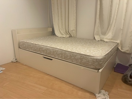 セミダブルベッドフレーム