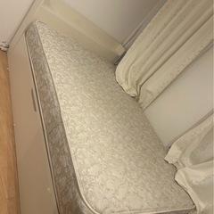 セミダブルベッドフレームの画像