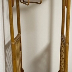 ラタン　ハンガーラックの画像