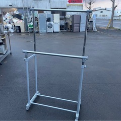 2連　2段　ダブル　パイプハンガー　ハンガーラック　ポールハンガー　ハンガーポール　衣類掛け　縦伸縮可　キャスター付　中古　④の画像