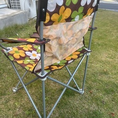 アウトドアテーブルと椅子の5点セットの画像