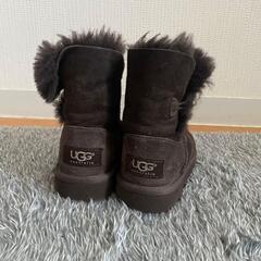 UGG アグ　ベイリーボタン　ショートブーツ　美品　15㎝の画像