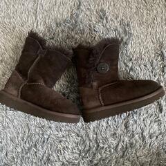 UGG アグ　ベイリーボタン　ショートブーツ　美品　15㎝の画像