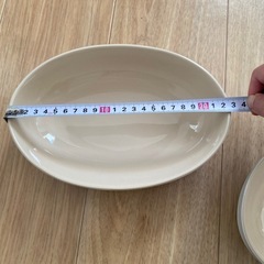 新品未使用　ル・クルーゼ　オバールボウル2個　ホワイトラスターの画像