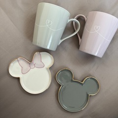 ミッキーミニーのマグカップの画像