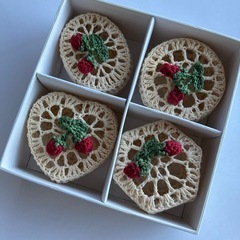 レースの小物入れ4個セットの画像