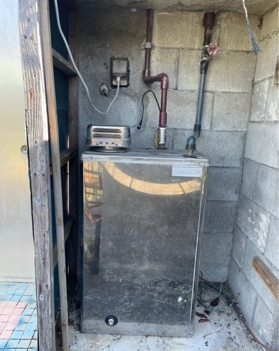 石油ボイラー、石油タンク