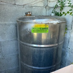 石油ボイラー、石油タンクの画像