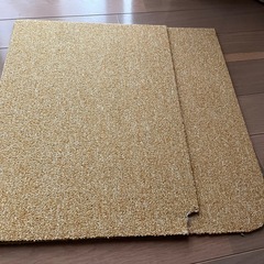 中古タイルカーペットの画像