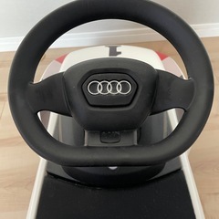 アウディ　子ども用乗り物の画像