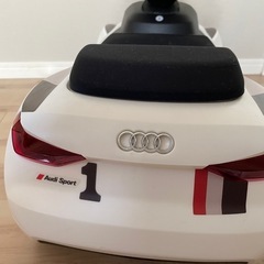 アウディ　子ども用乗り物の画像