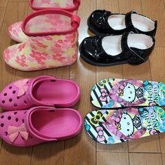子ども用　くつ　サンダル　長靴の画像