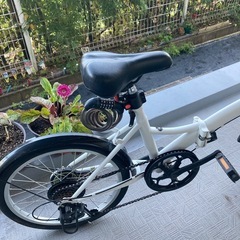 折りたたみ自転車　パンクしないタイヤ
の画像