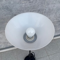 フロアスタンドライト　間接照明の画像