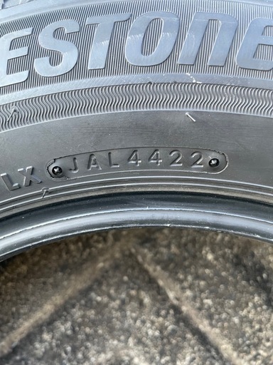 バリ溝！スタッドレス VRX3 185/65R15 2022年製 (からくり) 八鹿の