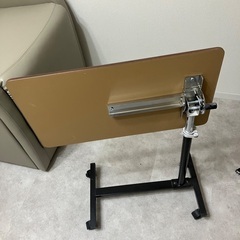 サイドテーブル　昇降可　折り畳み　キャスター付きの画像
