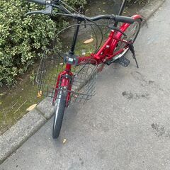 リサイクルショップどりーむ天保山店　No563 折りたたみ自転車　２０インチ　ギア切替付き🎵　折りたたみ可能で便利♪　コンパクトな作りで小柄な人でも乗れる♪の画像