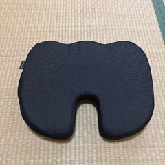 椅子 クッションの画像