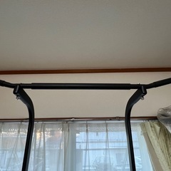 ぶら下がり健康機、筋トレ、懸垂器具の画像