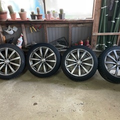 (受け付け終了)スタッドレスタイヤ＆アルミホイールの画像