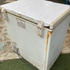 冷凍庫　動作品と不動品　2台セットの画像
