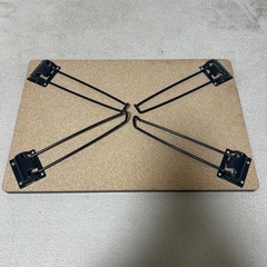 折りたたみテーブルの画像