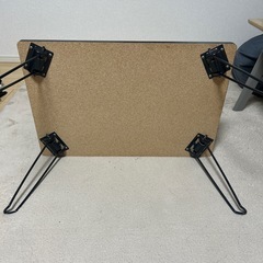 折りたたみテーブルの画像