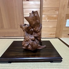 木の置物の画像