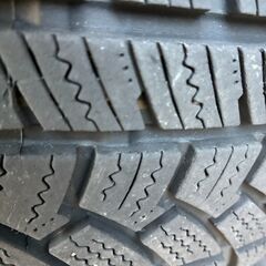 4本で、1,000円　スタッドレスタイヤ　195/65R15の画像