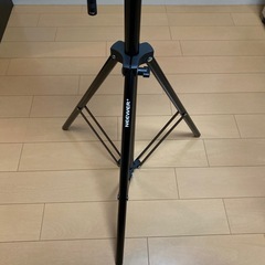 NEEWERリングライト 三脚の画像