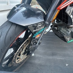 【週末限定】2020年KTM 125 DUKE／USB付きスマホホルダー・ヘルメットホルダー付！電装部品付き【現状渡し 9.8万円】の画像