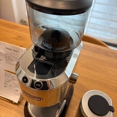 デロンギ デディカ KG521J（コーヒーミル）の画像