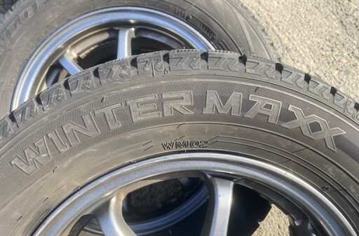 国産バリ溝23年式195/65R15 スタッドレス プリウス‼️スタッドレス‼️195/65R15‼️超高年式‼️東北6県無料配送