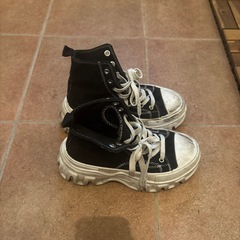厚底スニーカー12/15までの画像