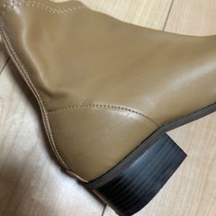 menue センターシームストレッチショートブーツの画像