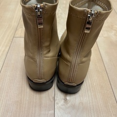 menue センターシームストレッチショートブーツの画像